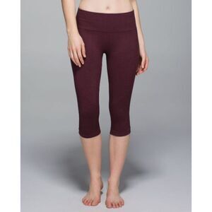 Lululemon In The Flow Crop II Heathered Bordeaux Drama Size 6